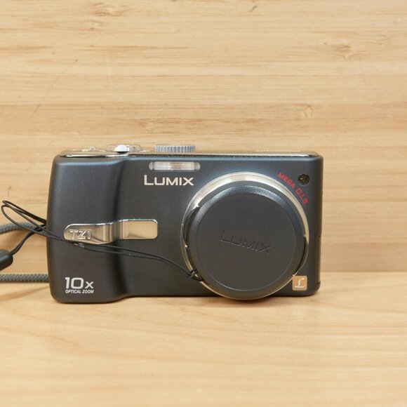 Panasonic Lumix DMC-TZ1 / 5MP Digital Camera / 10x Optical Zoom / Made in Japan - Picture 3 of 7